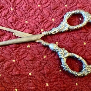 Antique Sterling silver antique sewing scissors, leaf pattern